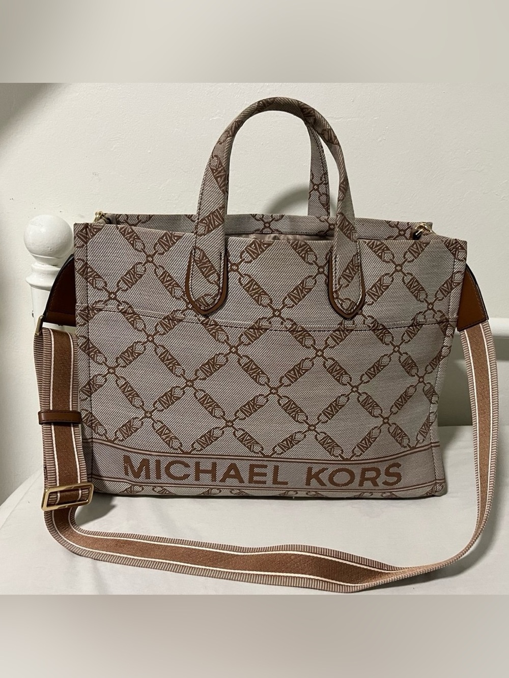 Michael Kors Gigi Large Grab Tote Bag